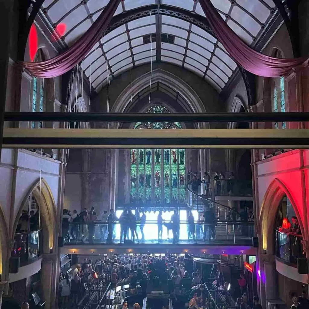 Pitcher And Piano: Free drink