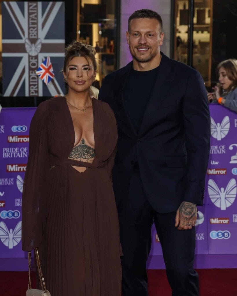 Alex Bowen + Olivia Buckland – 4.4 million