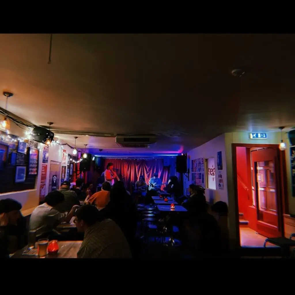 Sela Bar