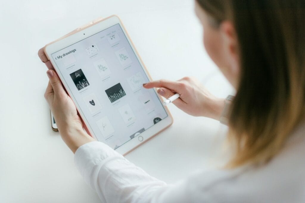 Getting In Touch With Estate Agents