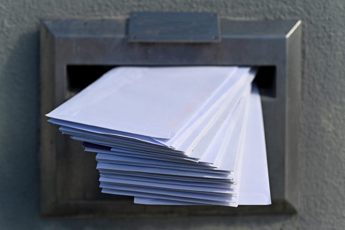 How many stamps for a large letter? A posting guide! Unifresher