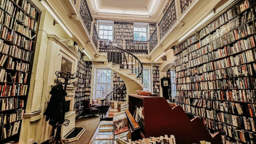 Bromley House Library