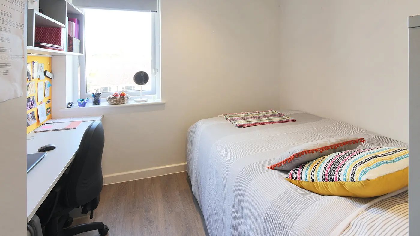 Amro Vantage Riverside Winchester Way