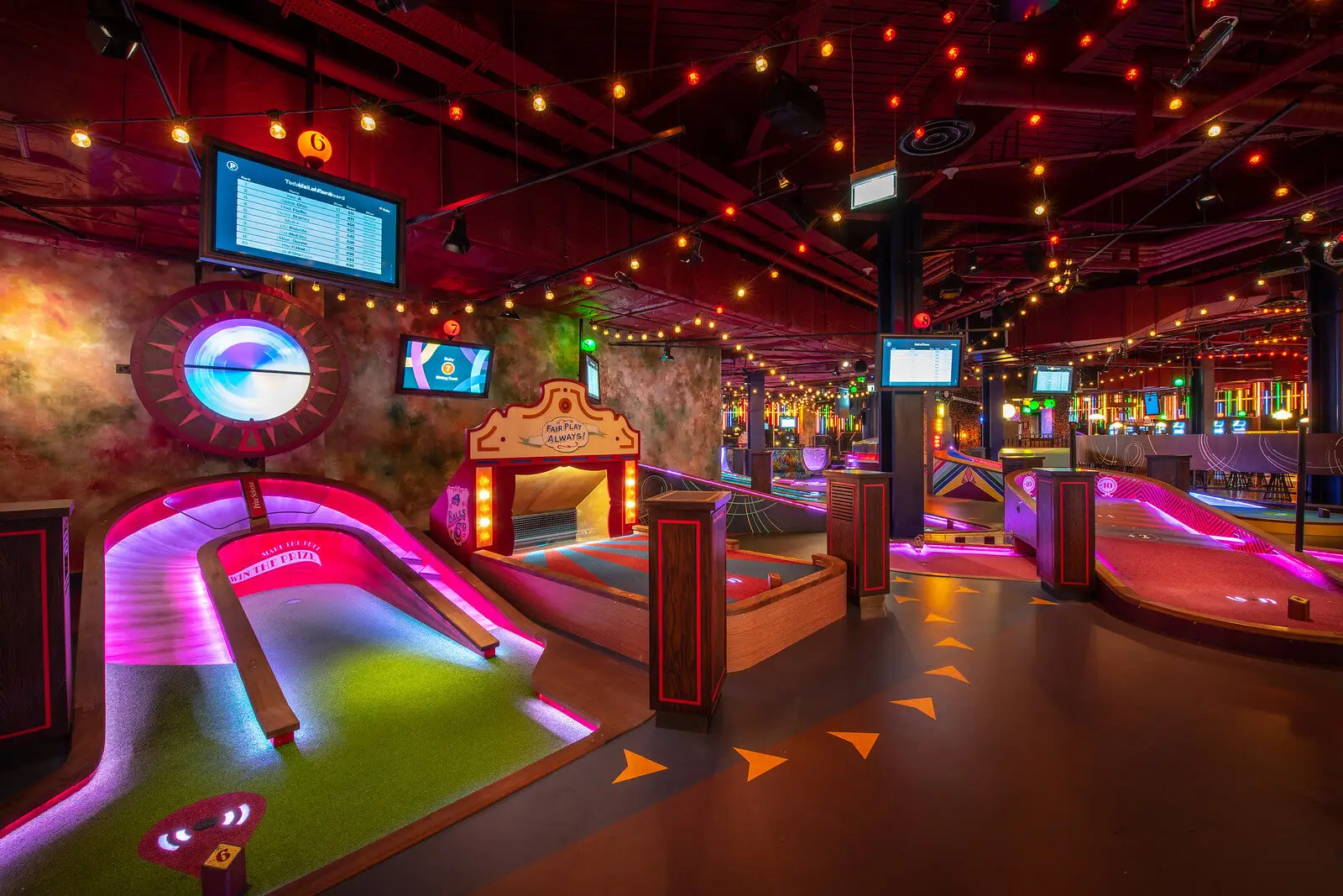 Puttshack indoor mini golf London Puttshack indoor mini golf London