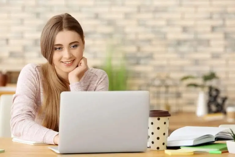 Can international students do apprenticeships in the UK?