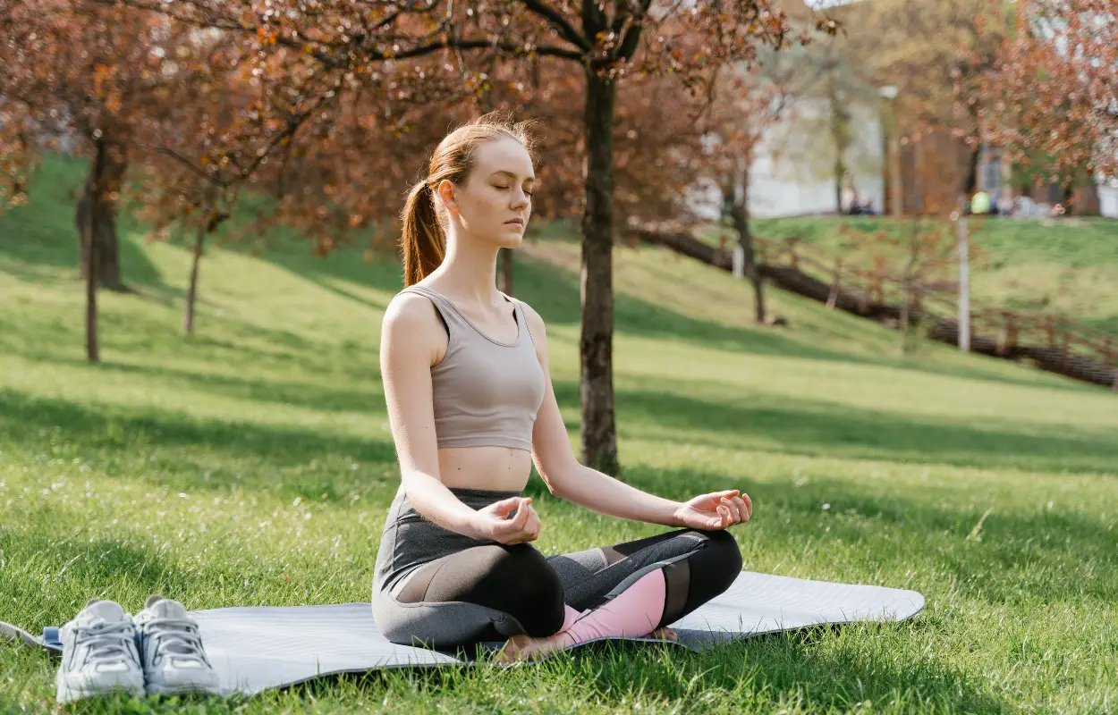 students can practise self-care by meditating