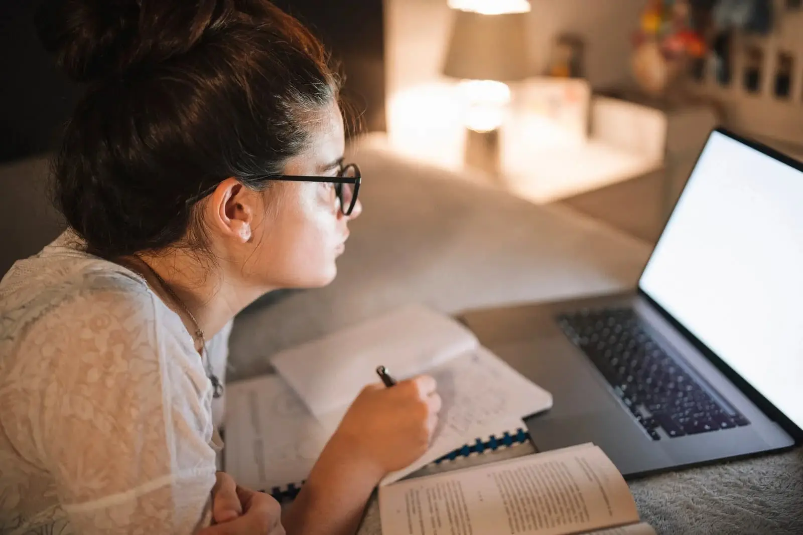 10 thoughts we've all had the night before an exam