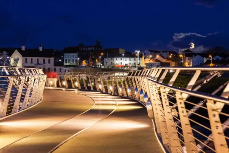 What is the MI5 graduate scheme and how do you apply?