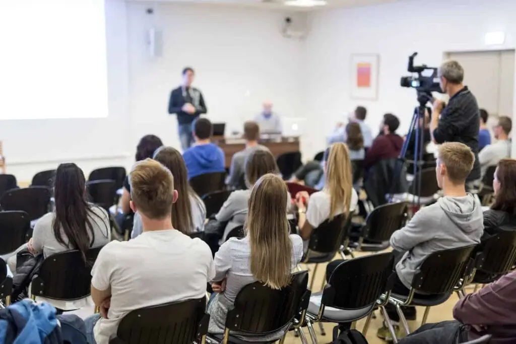 Factors to consider when choosing a university for criminology
