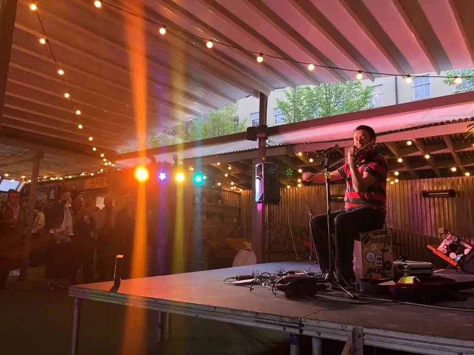 Where to watch live music in Bath? Here's 18 venues to try out!