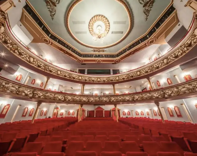 10 things to do in Swansea at night