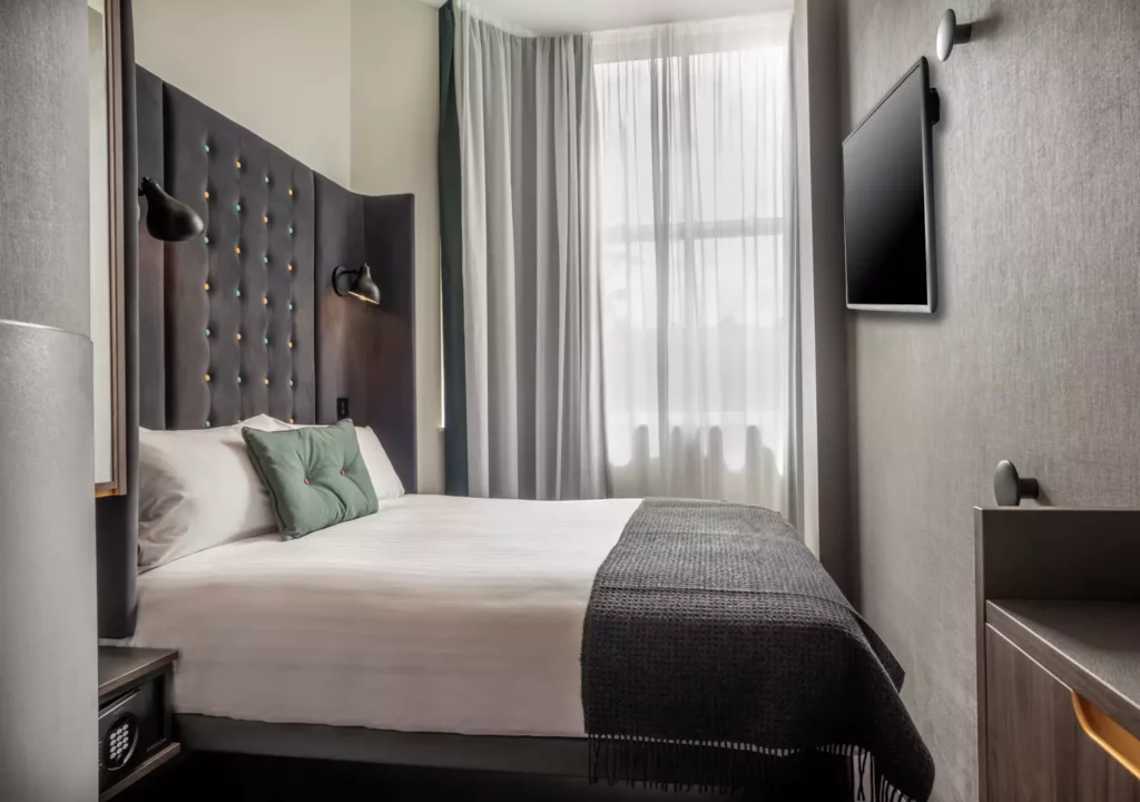 15% off Point A hotels student discount and free breakfast