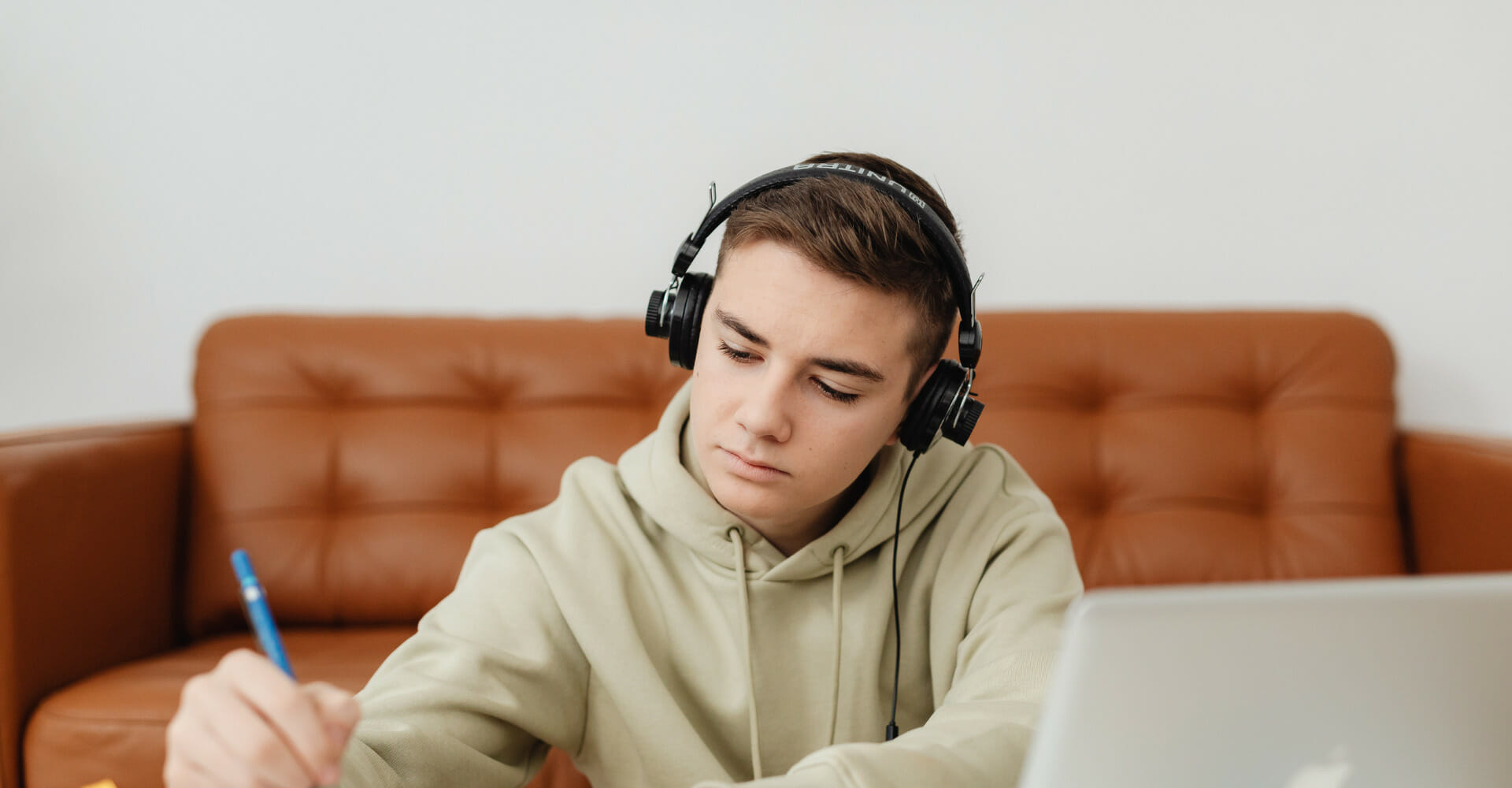 What is LoFi music and can it help you study better? Unifresher