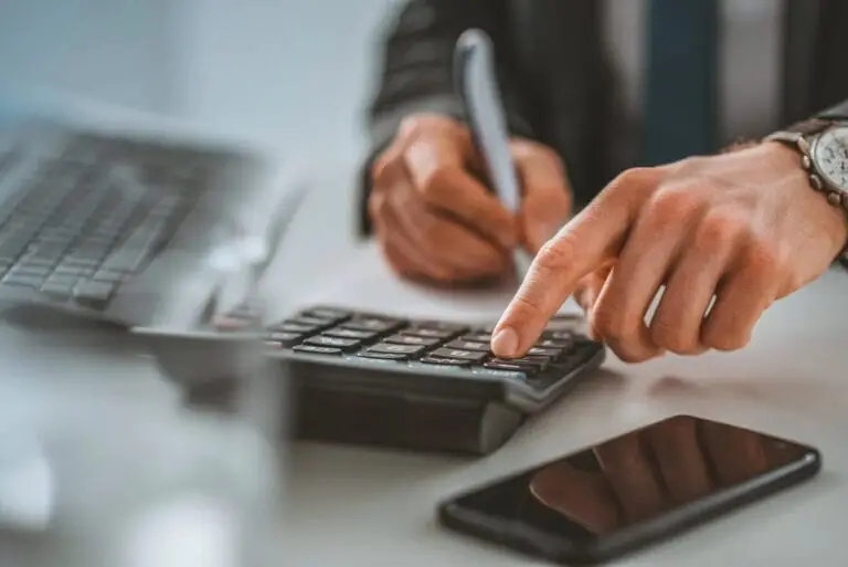 Looking for a uni grade calculator? Here's how to work out your grades