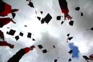 How to decide what to wear to graduation in the UK