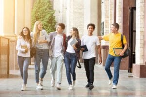 10 best apps to find friends at university