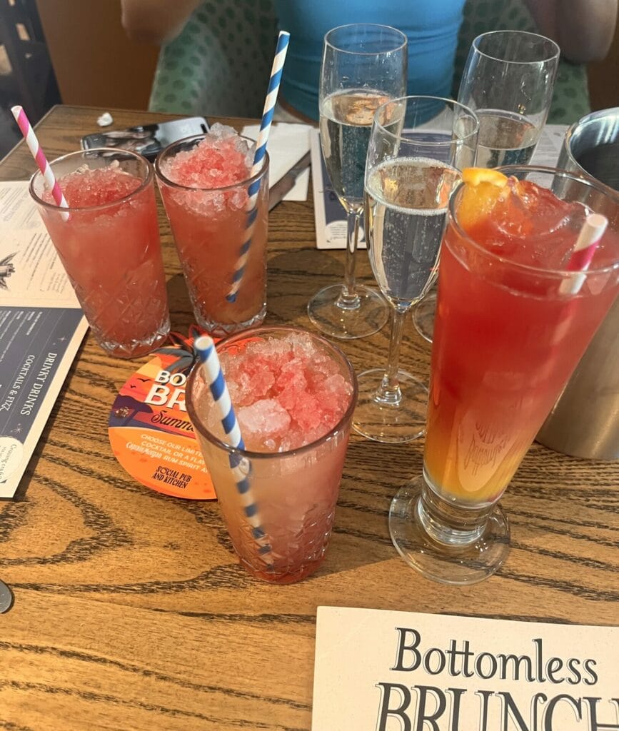 drinks at bottomless brunch