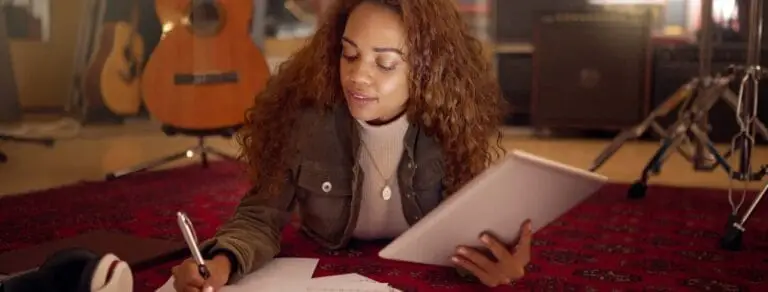 what jobs can you do with a creative writing degree