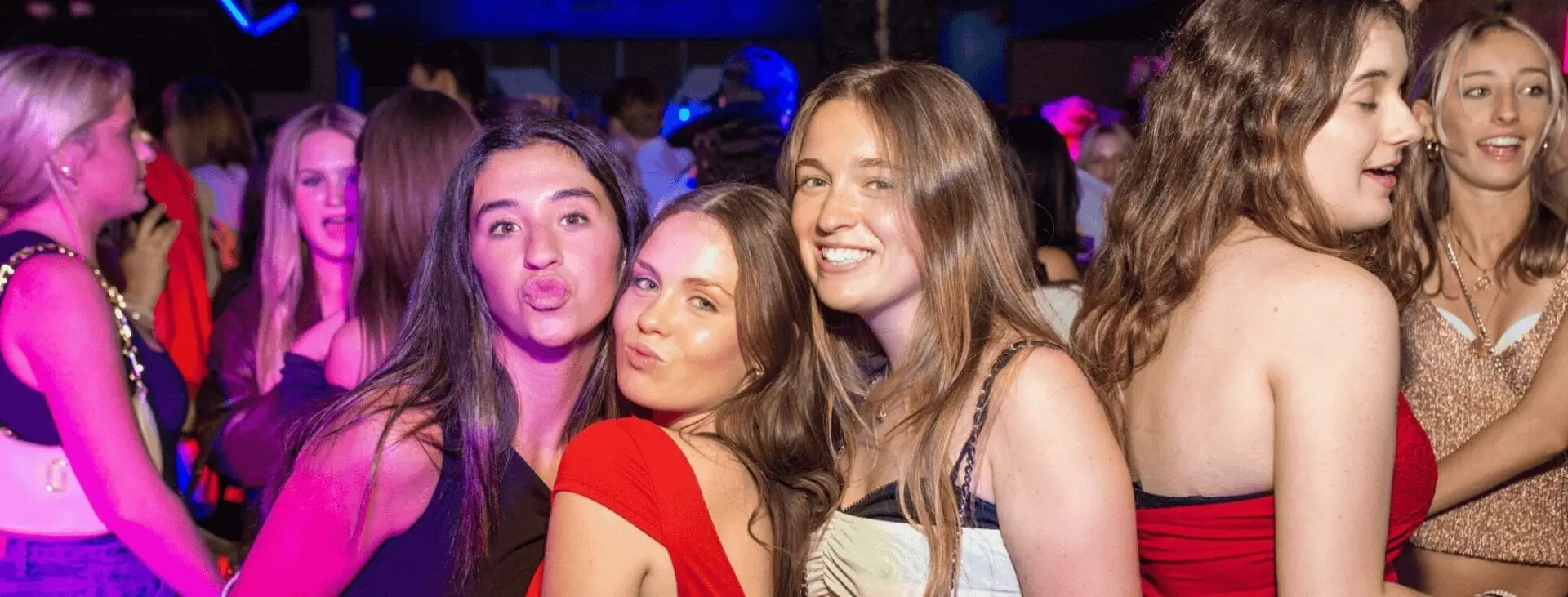Roxys London - best student bars in the city