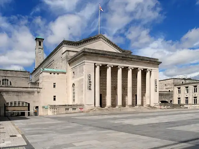 o2 Southampton Guild Hall cheap date ideas
