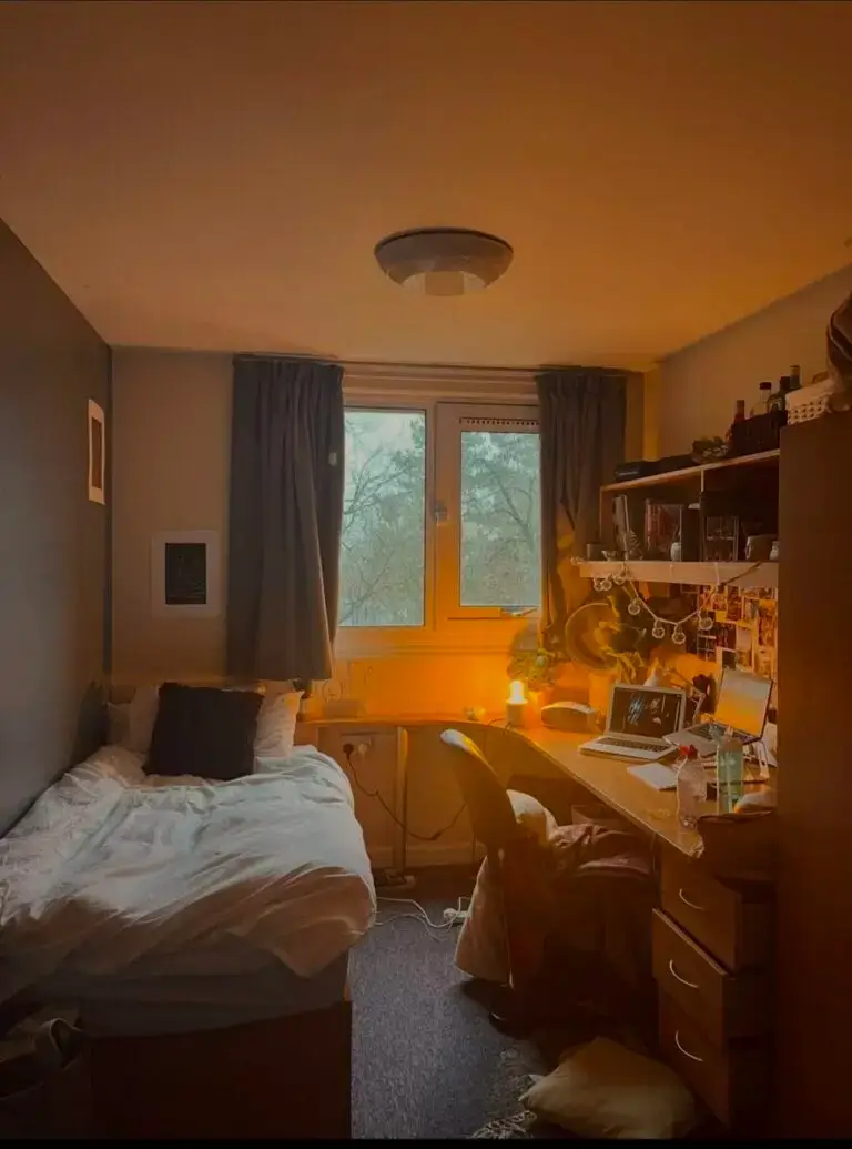 Uni room