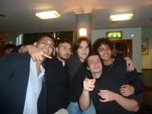 friendship group, 5 boys students at the pub