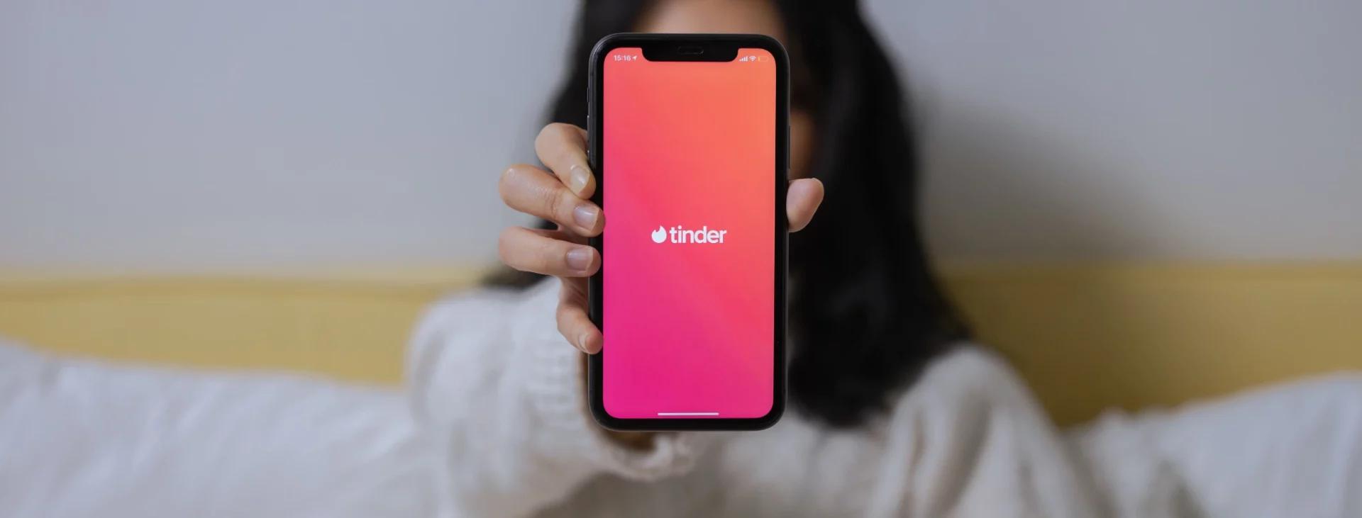 The funniest ways to start a conversation on Tinder