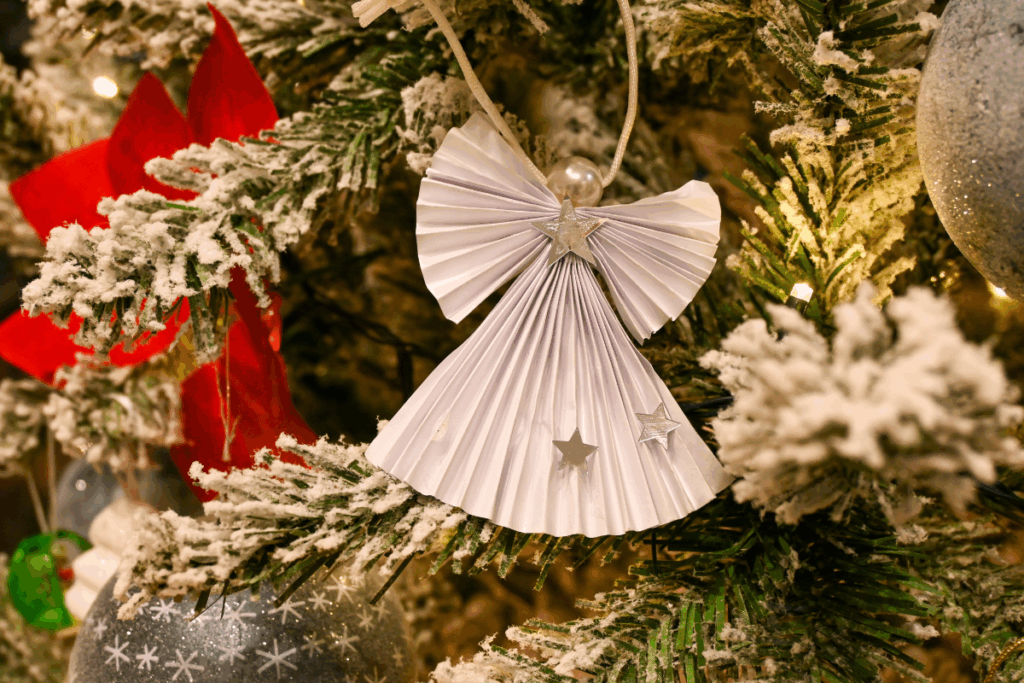 paper angels - Christmas crafts 