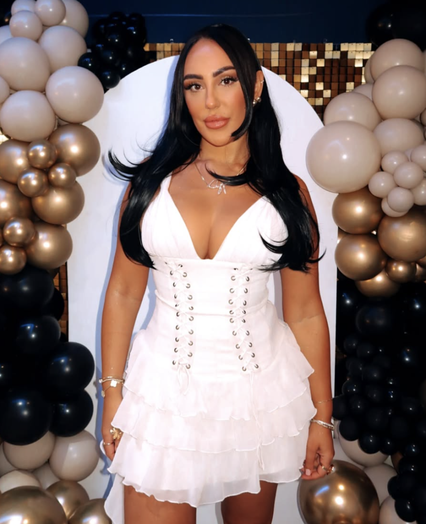 Sophie Kasaei net worth