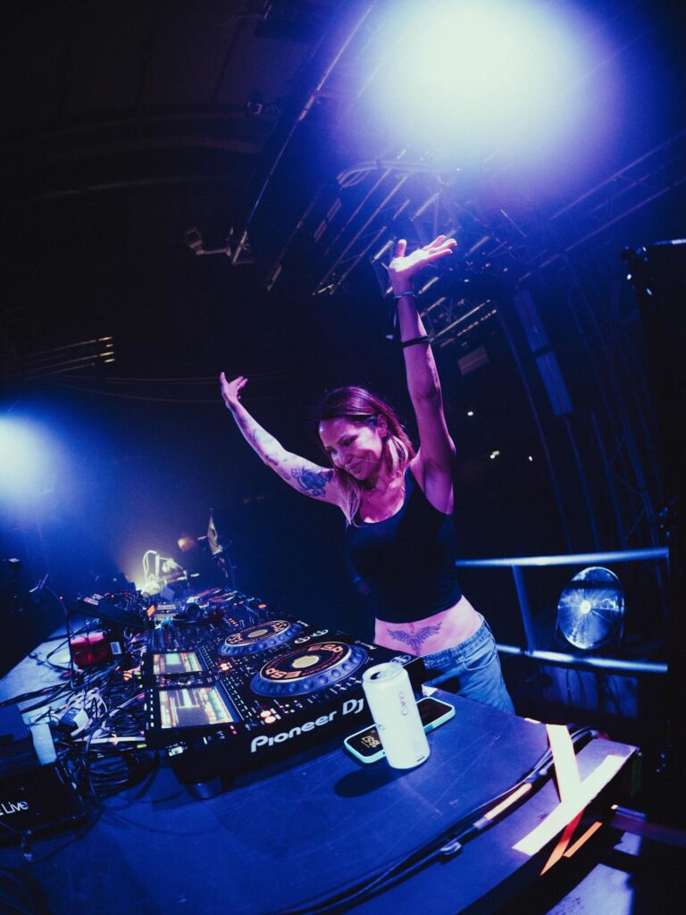 Terminal V Facebook 2