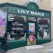 nail salons Huddersfield