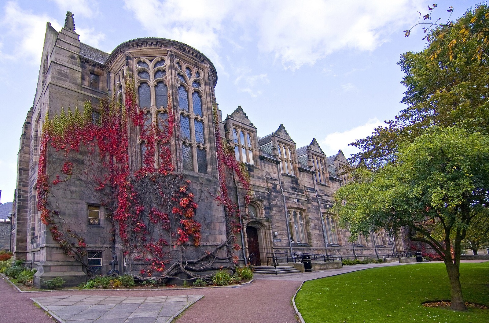 Ivy-covered New King's building on the University of Aberdeen's Old Aberdeen campus