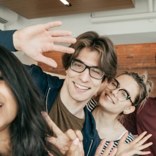 how to make friends as an international student