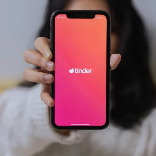 The funniest ways to start a conversation on Tinder