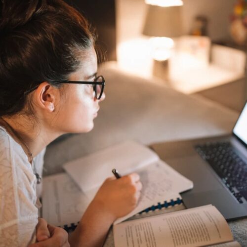 10 thoughts we've all had the night before an exam